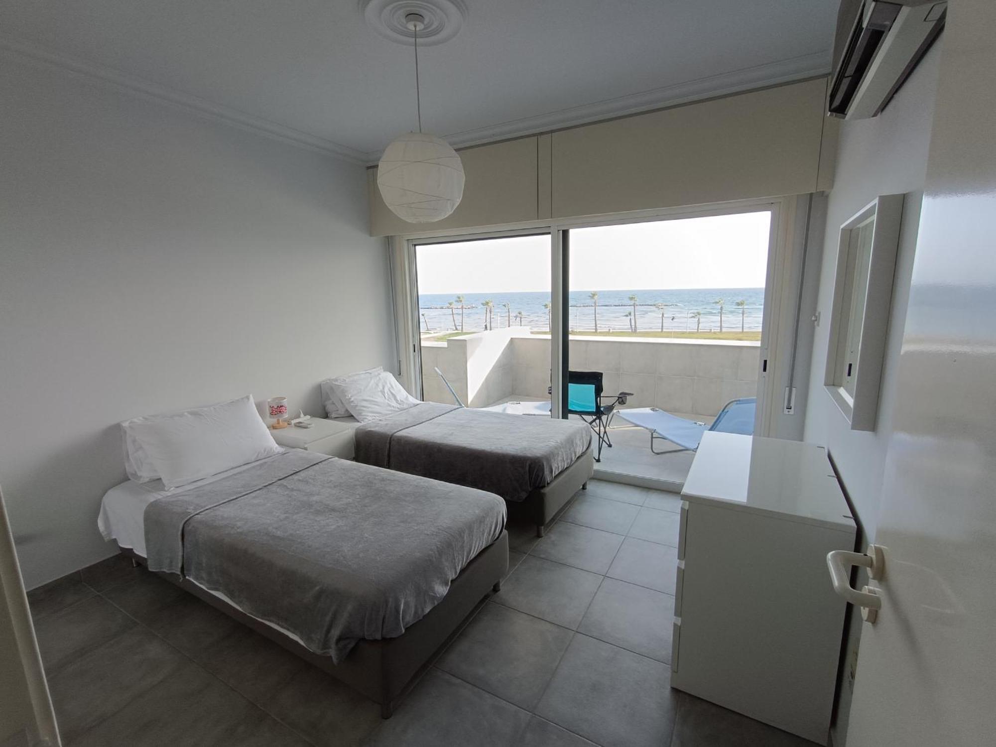 Julie'S Beach House 보로클리니 외부 사진