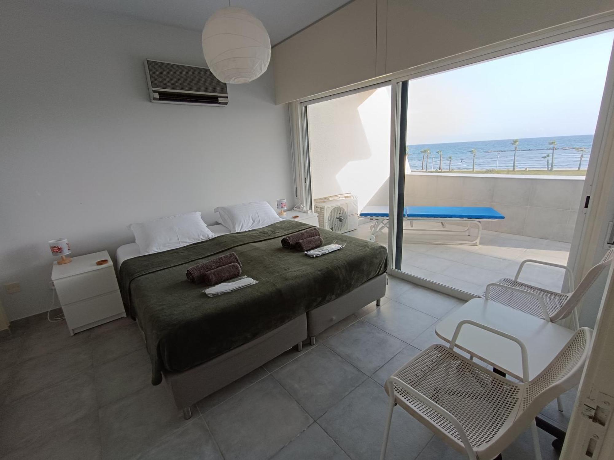 Julie'S Beach House 보로클리니 외부 사진