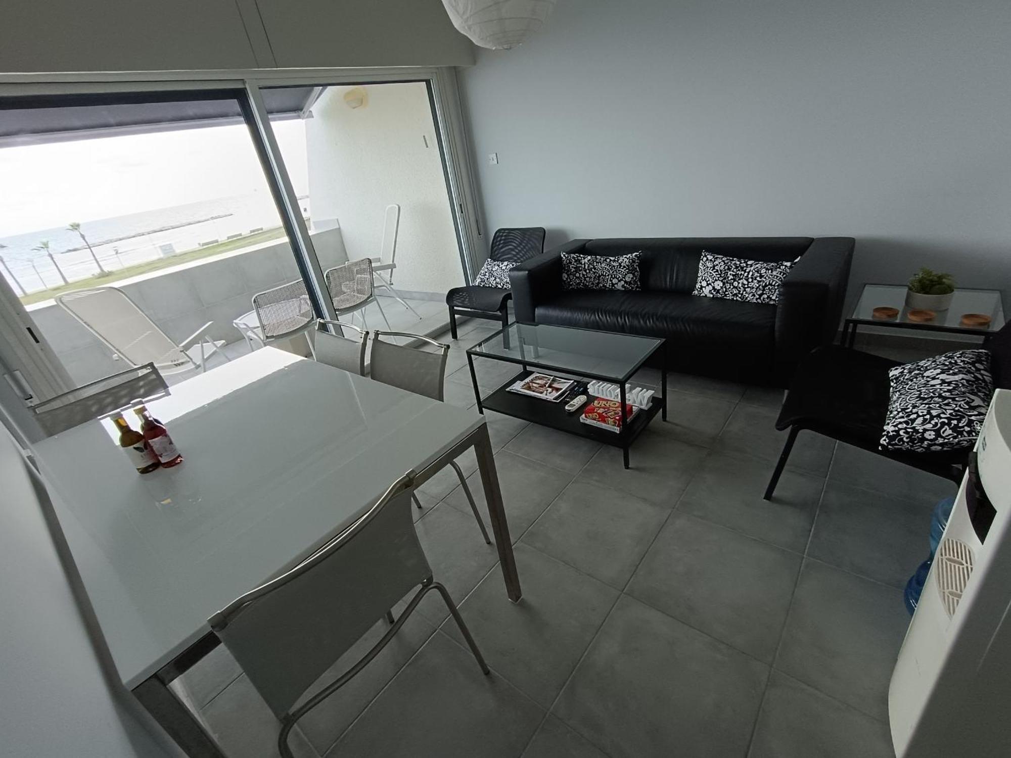 Julie'S Beach House 보로클리니 외부 사진