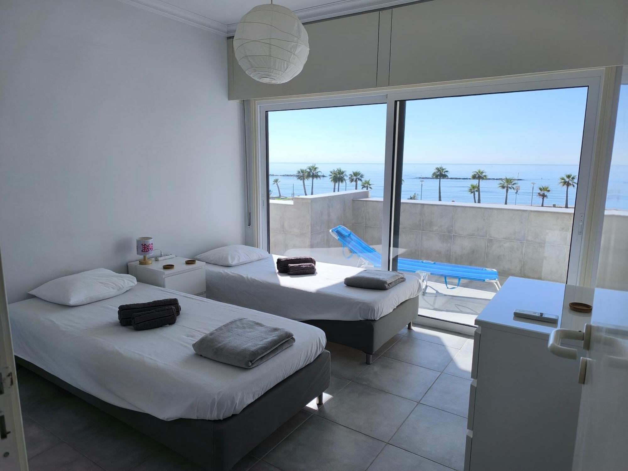 Julie'S Beach House 보로클리니 외부 사진